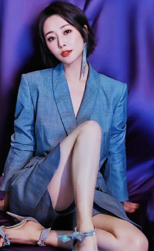 李纯综艺恋情双丰收