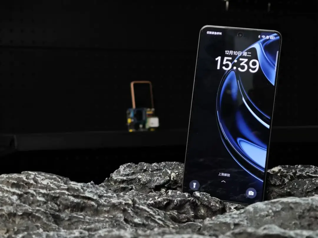 天玑9300plus+7000mAh+IP69，仅2199元，堪称手机市场“新卷王”
