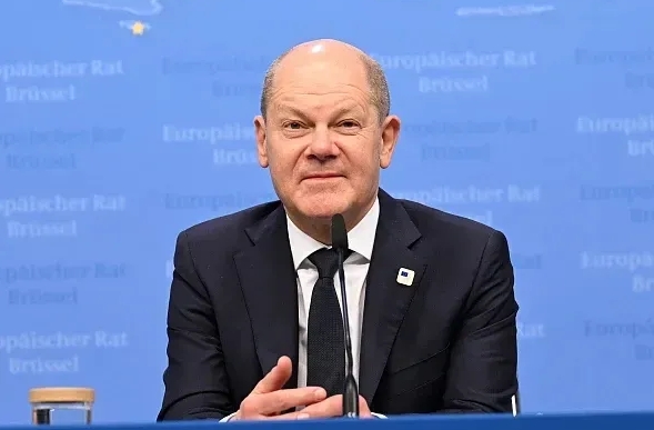 德国总理朔尔茨于4月14日乘坐专机抵达重庆，开始为期三天的正式访华之旅。当天下午