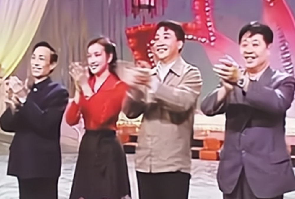 1985年的春晚，一句话改变了整个晚会的气氛。陈冲在舞台上说：“按你们中国人的习