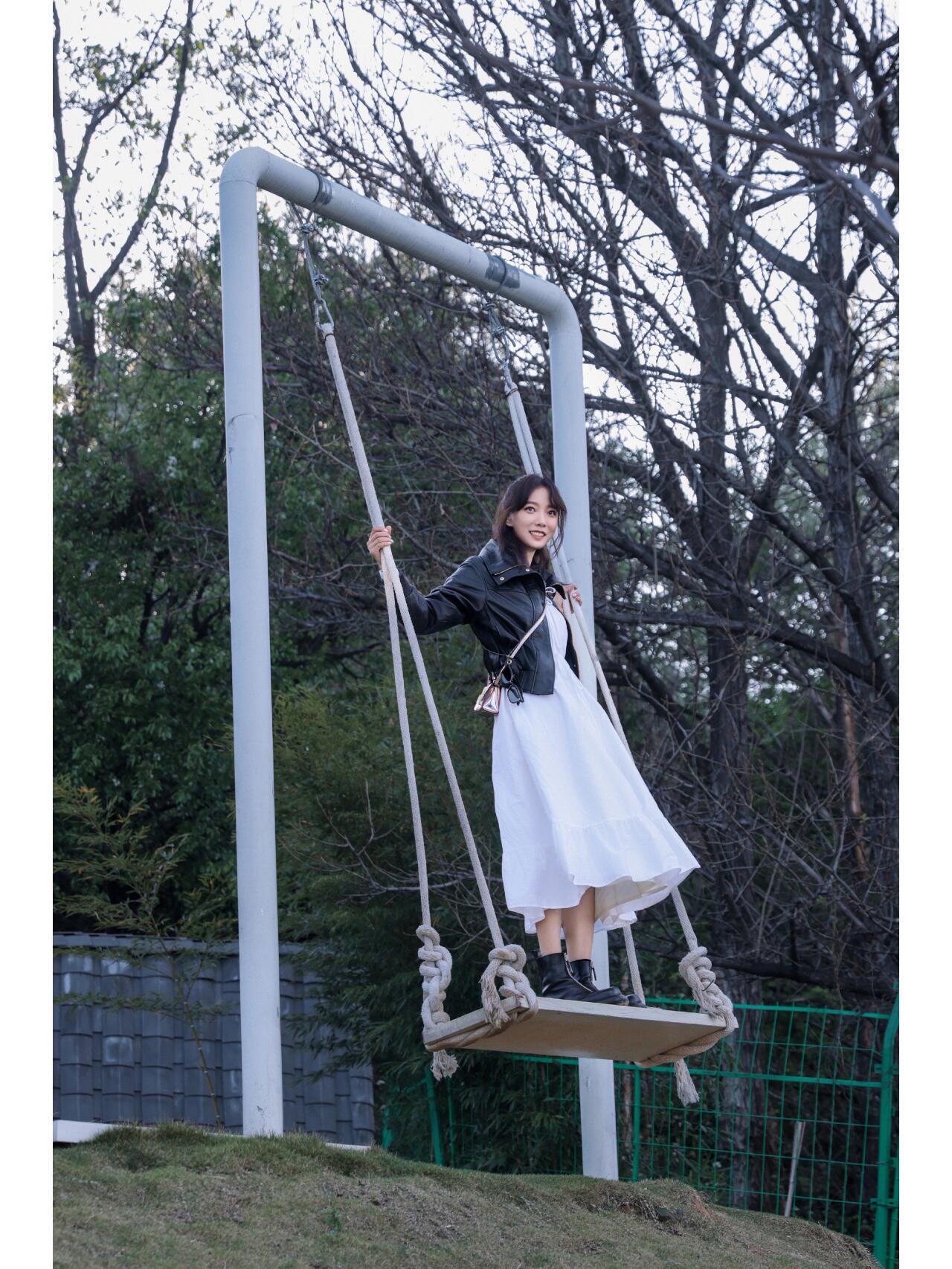 王珞丹优雅帅气