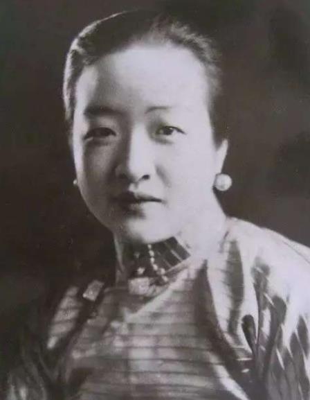 抗战胜利后，宋子文看到昔日恋人盛爱颐，深情地对她说：“好久不见，你还好吗？”谁知