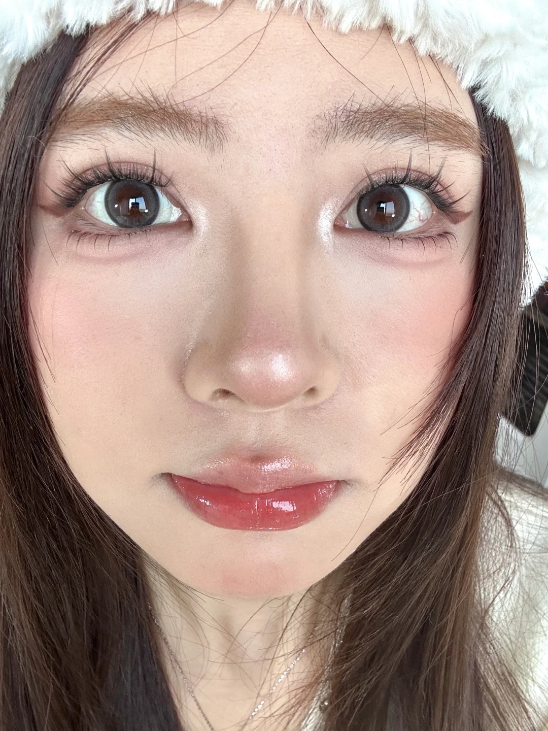 离开美颜滤镜下的妆容这样算什么水平
大家问的超多的睫毛和眼珠珠：
👀：glam