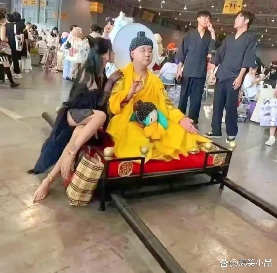 搞笑存货：好定力！不愧是大师！哈哈哈哈！