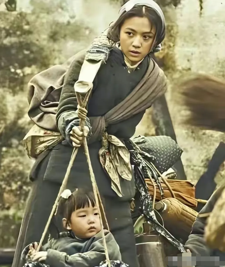 这张老照片，也是岁月留下的玫瑰。