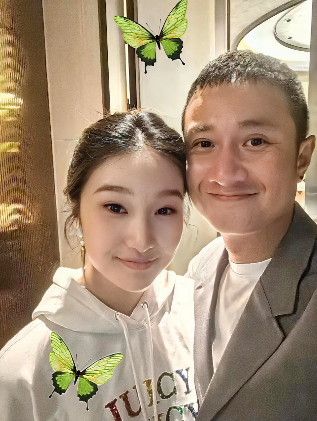 文爱马是文章和马伊琍的女儿。从面相上看，长得既有文章的模样，又有马伊琍的影子。但