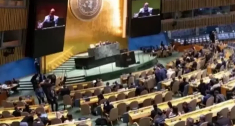 联合国最近通过了一个决议，把俄乌冲突定为“俄罗斯侵略乌克兰战争”。投票结果有点意