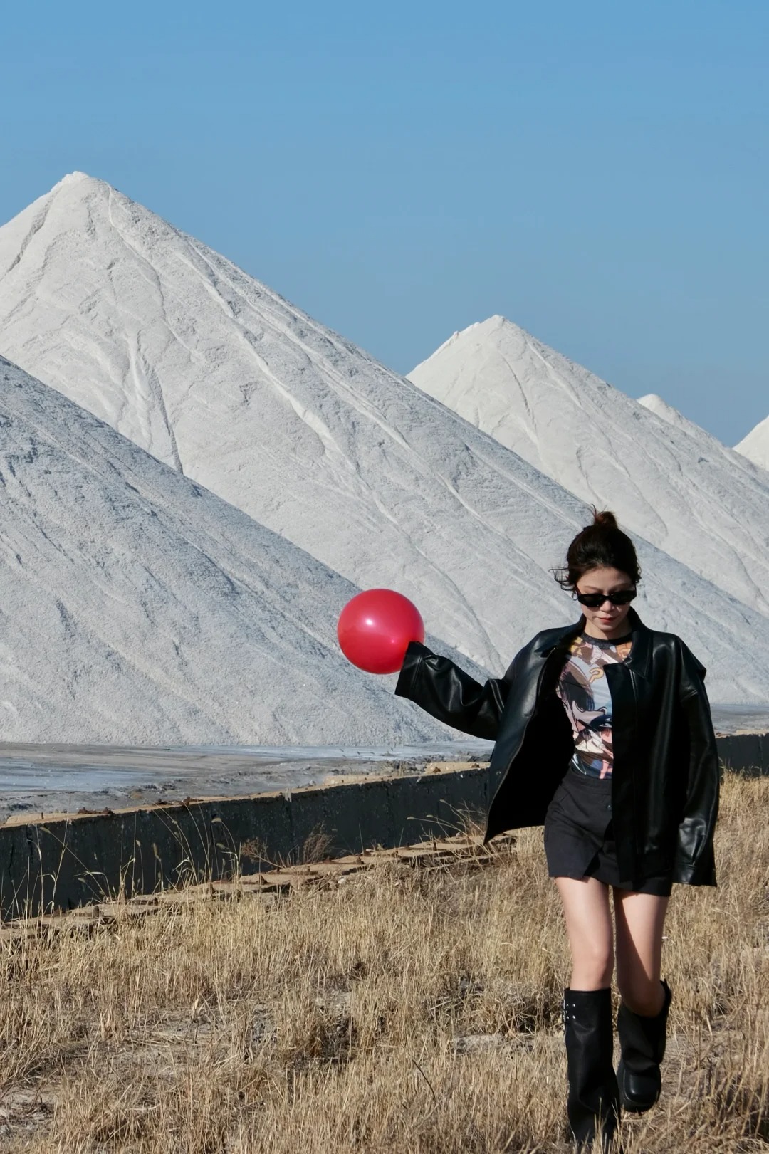 天津“小北海道”🏔️真的太出片了❗️
超出片的小众景点
几座连绵在一起的盐山
