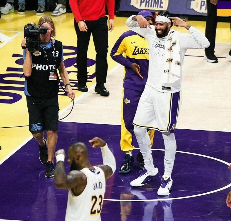 湖人主场三连胜后，迎来客场五连客，能赢几场？
看湖人的对手实力，客场的强度可是不