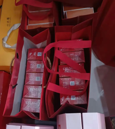 这样的媳妇儿谁受得了啊？
前段时间堂弟结婚送了18万8的彩礼，女方一分钱都没有陪
