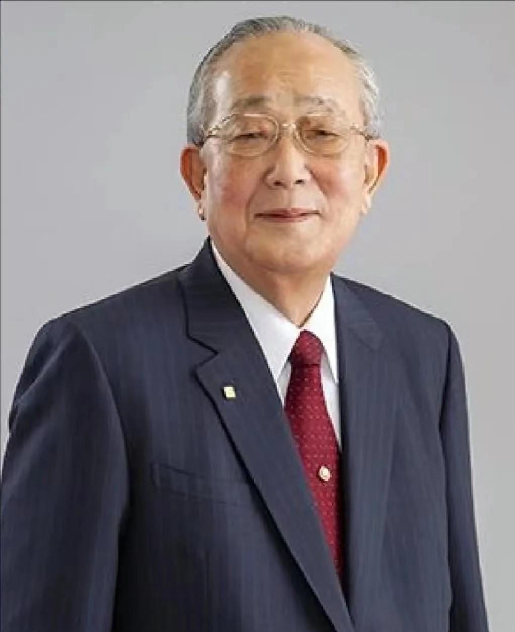惊人的父子定律，我是信了！
1、 富不富，看爹妈；
2、 长得丑，在于爸；智商低