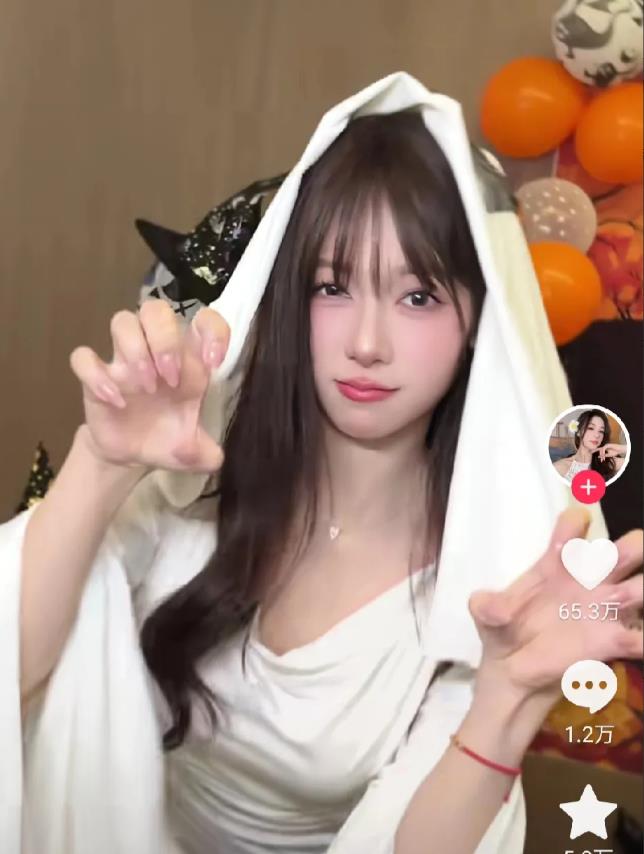 吴柳芳又要哭了！
600多万粉丝被清除，只剩4.4万！

12月24号早上，平台