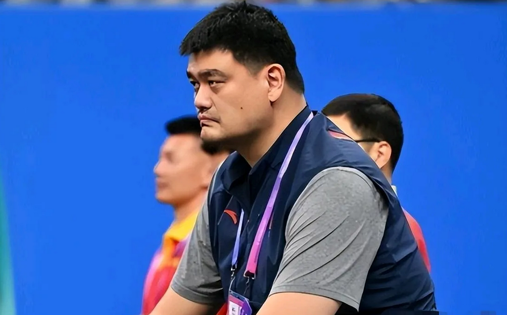 中国篮球为什么感觉不行了？

自从姚明接手中国篮球后，整个国人那是一片叫好，大家