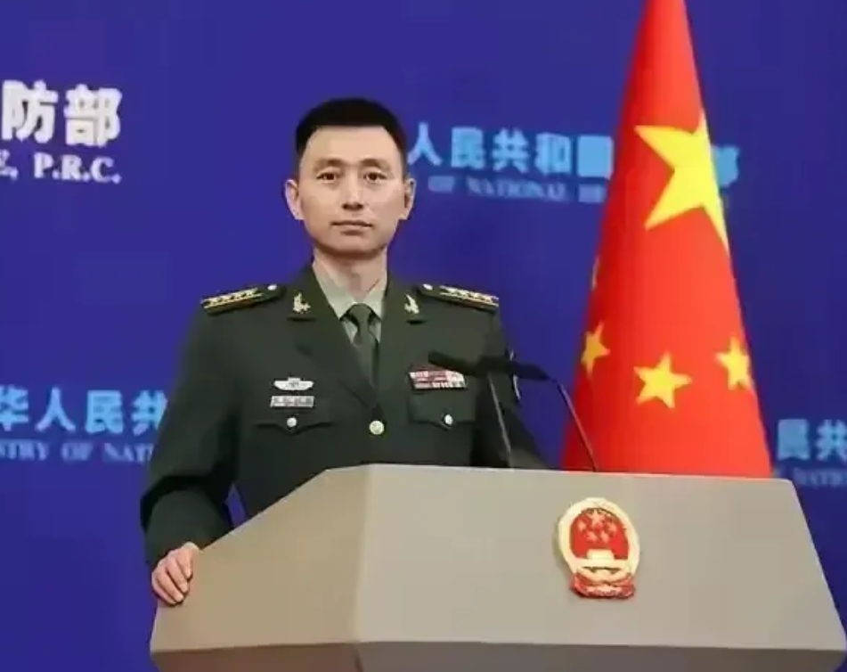 真是大快人心！这下子“台独”分子和他们的外国朋友们可傻眼了。
 
1. 解放军飞