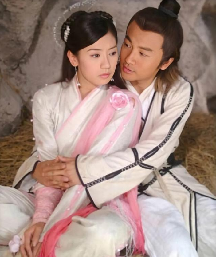 2002年，琼瑶请苏有朋继续演《还珠3》，没想到，苏有朋以档期忙直接拒绝，转身接