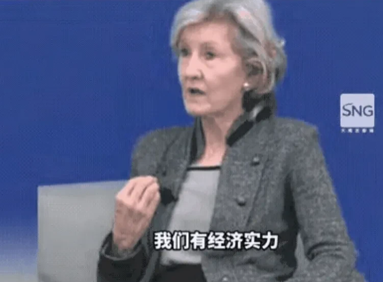 搞垮中国，不用刀枪，看美国专业人士有多狠，有多直白：

1、中国有更多的军队，更