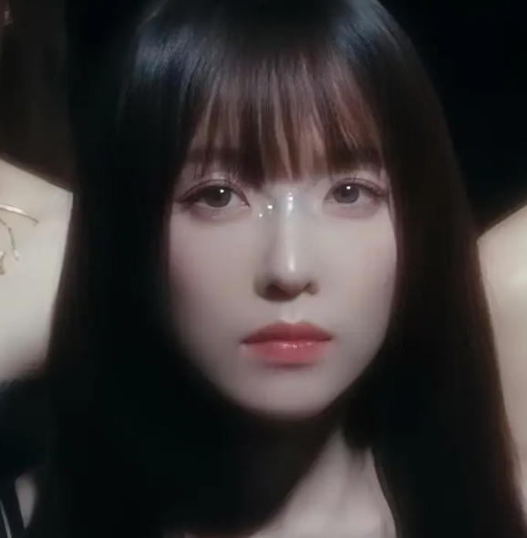 裴珠泫清冷财阀千金妆，美神降临！