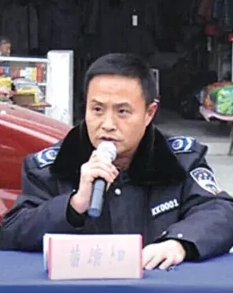 为什么校园霸凌屡禁不止？主要原因还是钻了法律的空子！对未成年人犯法没有更合适的条