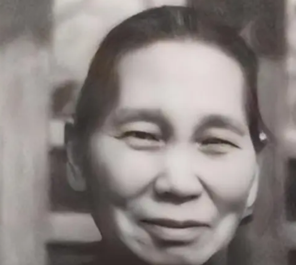 1903年，梁启超与17岁的王桂荃行房。夜里，梁启超说：“我主张一夫一妻，因此蕙