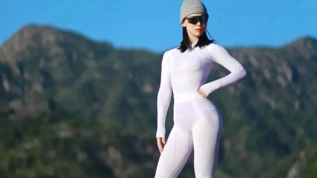 瑜伽裤爬山，还是带劲！