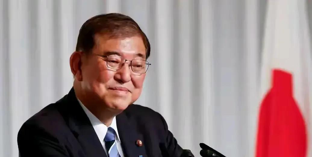 日本最终作出了让步！
日本首相石破茂访问美国期间，与美国就日铁收购美国钢铁公司进