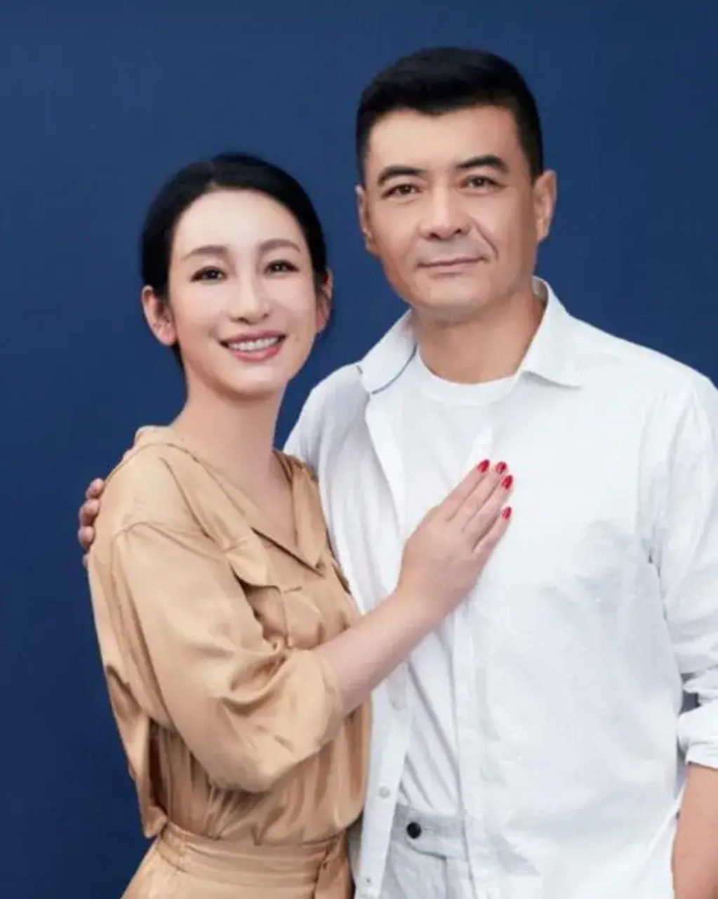 秦海璐王新军：从互怼到恩爱，撒娇女人最好命
王新军和秦海璐第一次合作时，他看到秦