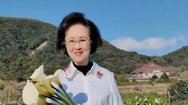 还珠主角发文缅怀琼瑶，赵薇时隔三年首发文，林心如痛哭无法说话