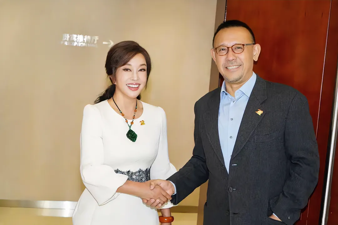 刘晓庆，真敢活！