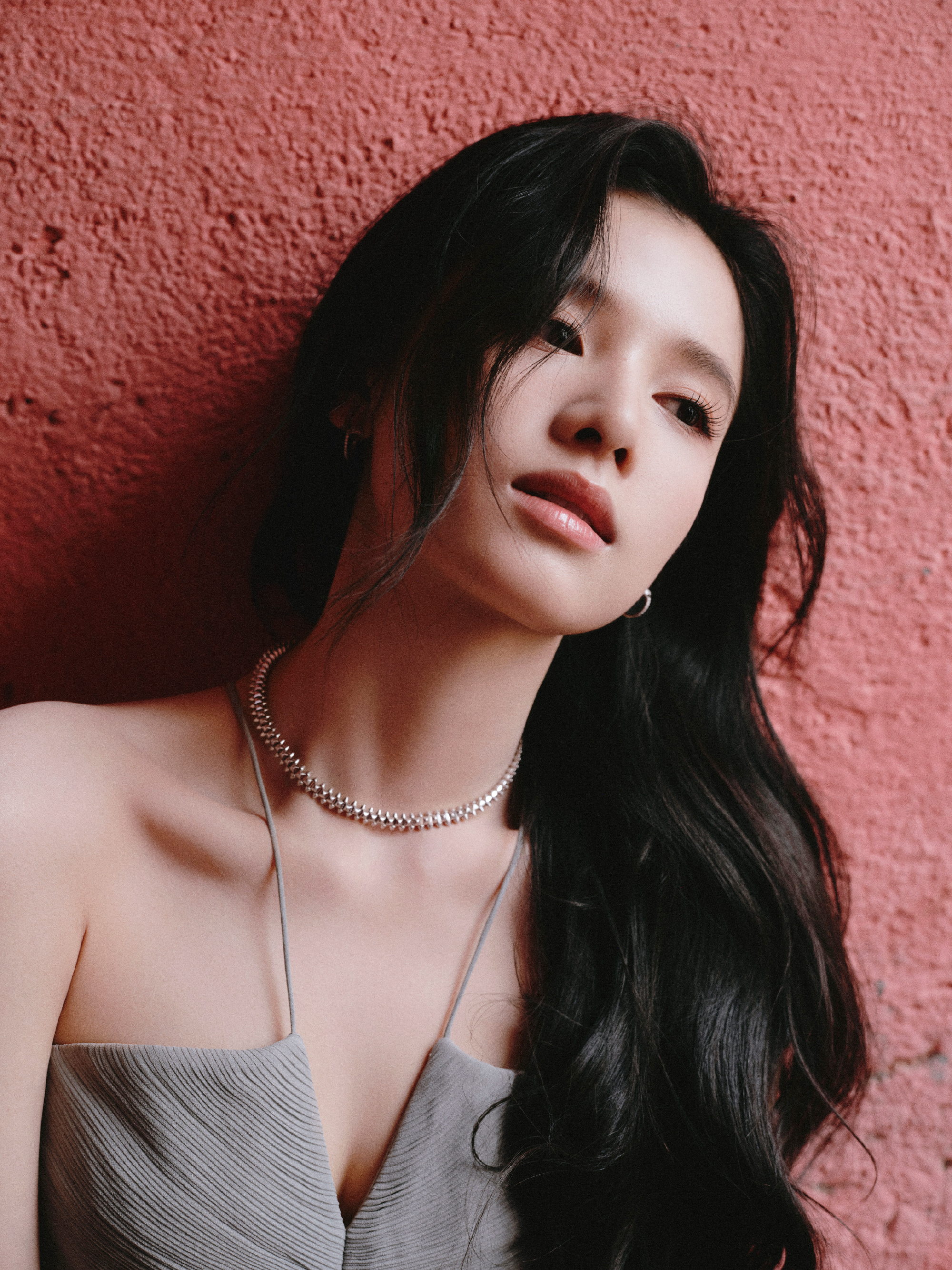 张婧仪笑容甜美