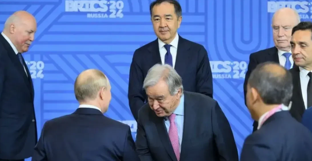 乌克兰政客这个醋也吃？基辅媒体报道，乌克兰人愤怒了：“联合国秘书长先向普京鞠躬，