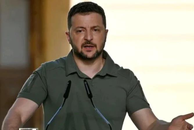 被逼无奈！
刚刚泽连斯基正式下令！
7月31日，泽连斯基签署法令10月1日前暂停