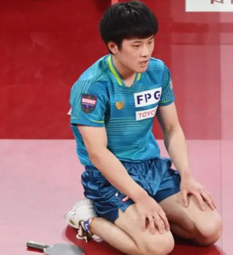 “5问”张本智和

1. 张本智和，你为什么选择让石川佳纯陪你去参拜，而不是你的