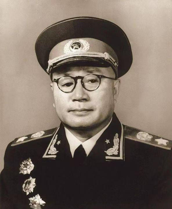 刘伯承评元帅有争议吗？刘伯承并没有为党拉起一支队伍，可是他参加了南昌起义，当时担