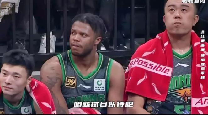 说实话，现很多人都认为帕顿第一场首秀！是合格的！而我却不这样认为？
也就是说，我