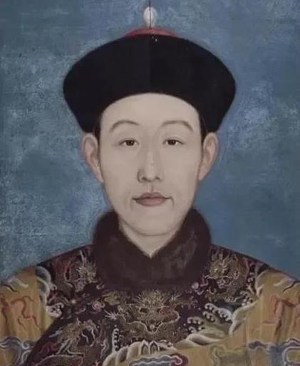 甘肃发生回变的时候，乾隆特别重视
整个回变结束的时候，乾隆为了让后人吸取教训，特