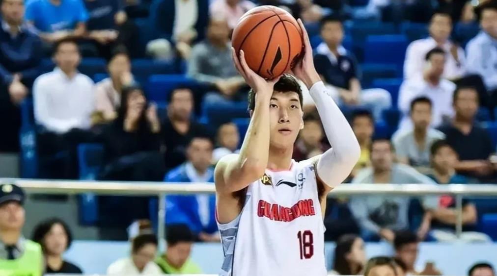 本赛季得分场均才7.9分，杜润旺还远达不到要求

杜润旺作为投手，本赛季三分出手