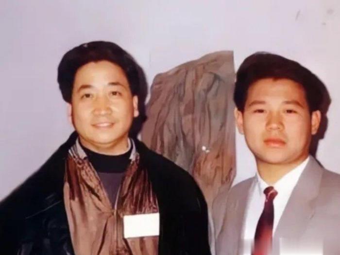 2008年，郭德纲讽刺某演员：“北京有个著名相声艺术家，他闺女是个演员，净跟导演