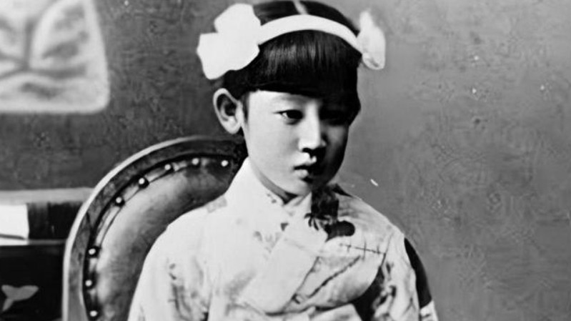 从满族公主到日本间谍，再到阶下囚，川岛芳子那充满戏剧性的身份