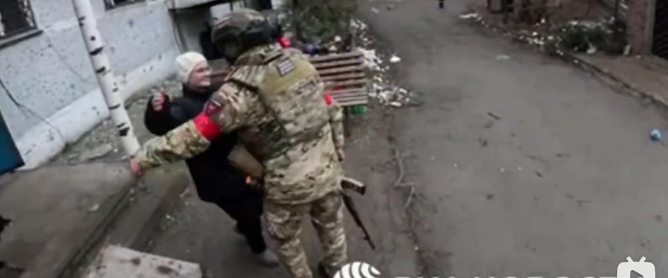 俄罗斯军队第5独立摩托化步兵旅击溃乌军防御攻入“顿涅茨克人民共和国”库拉霍沃，该