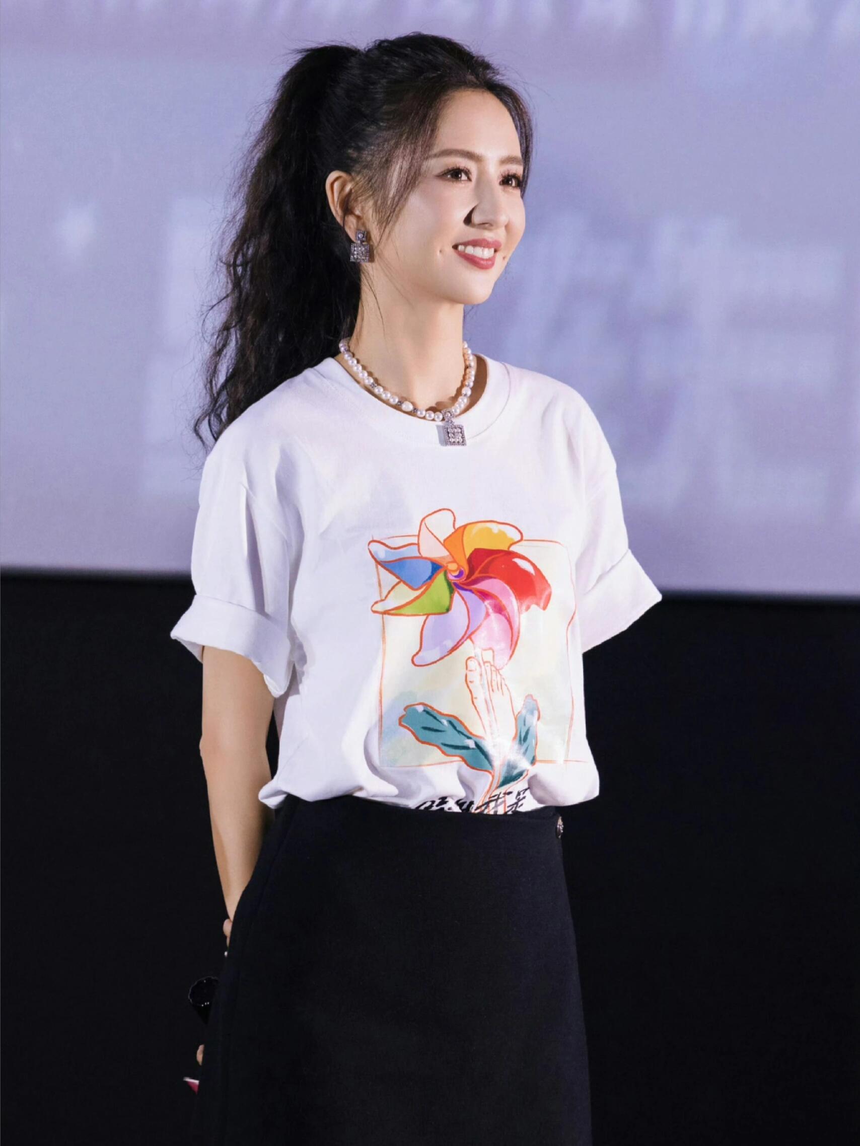 佟丽娅：以柔克刚，力量之美