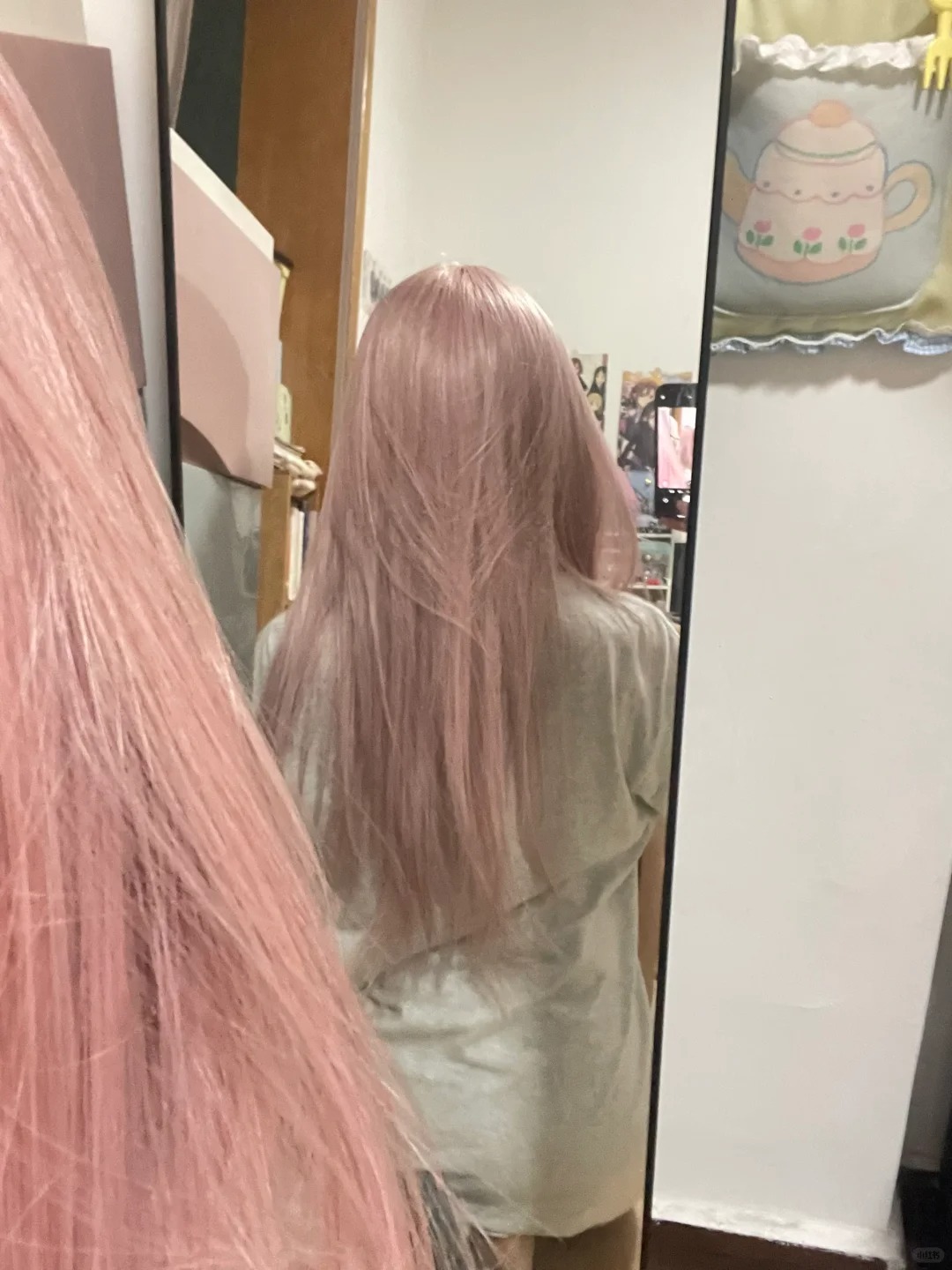 一口气买了三顶
小圆圆不圆家的
五金pink 奶茶米灰 虚拟人生
颜色都好好看
