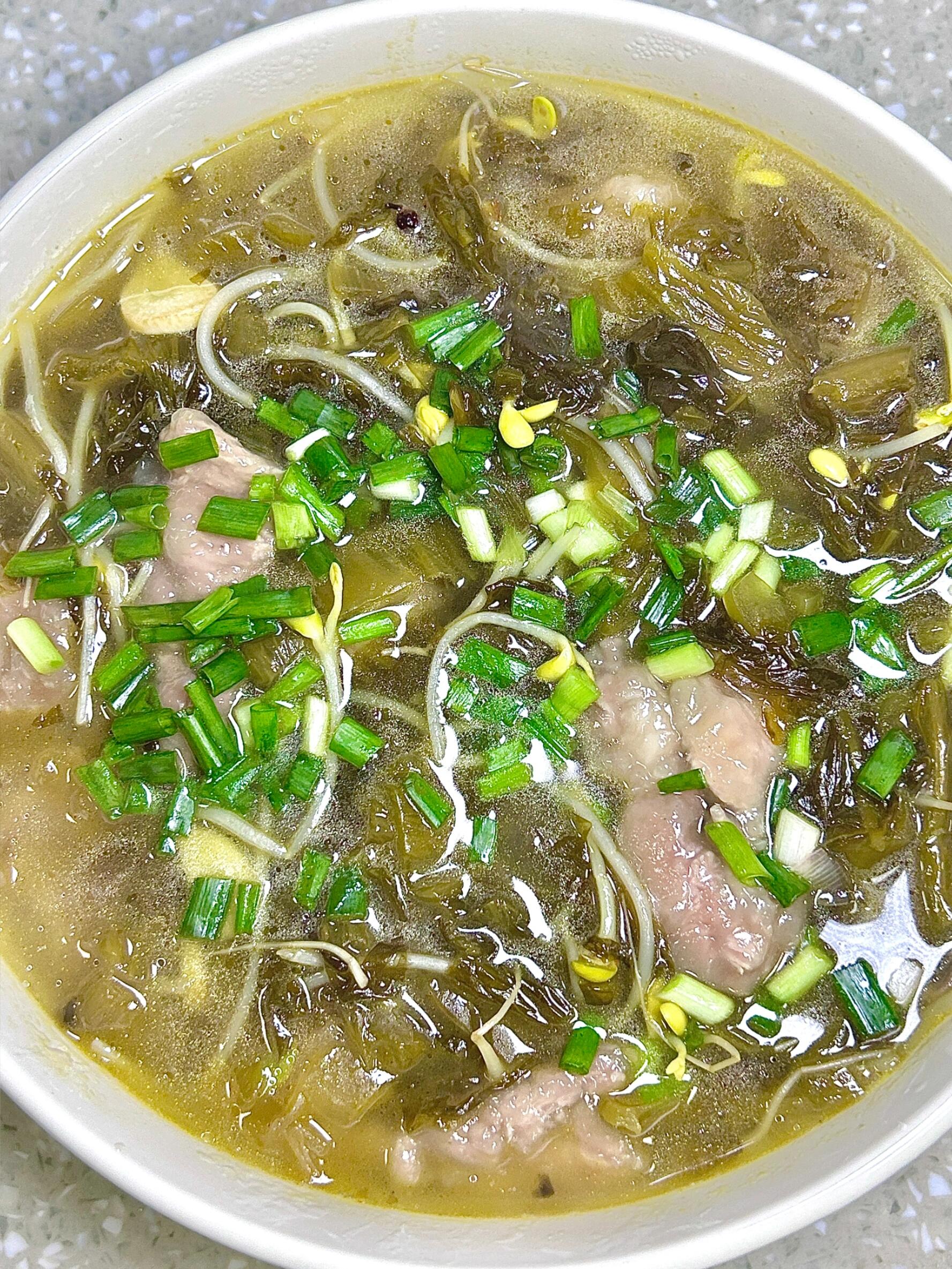 开胃解腻又好吃的酸菜滑肉来啦～