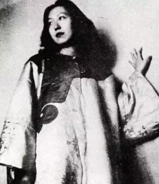 1984年，张爱玲为了逃避跳蚤的困扰，短短四年间，她竟然换了超过180个住所，直