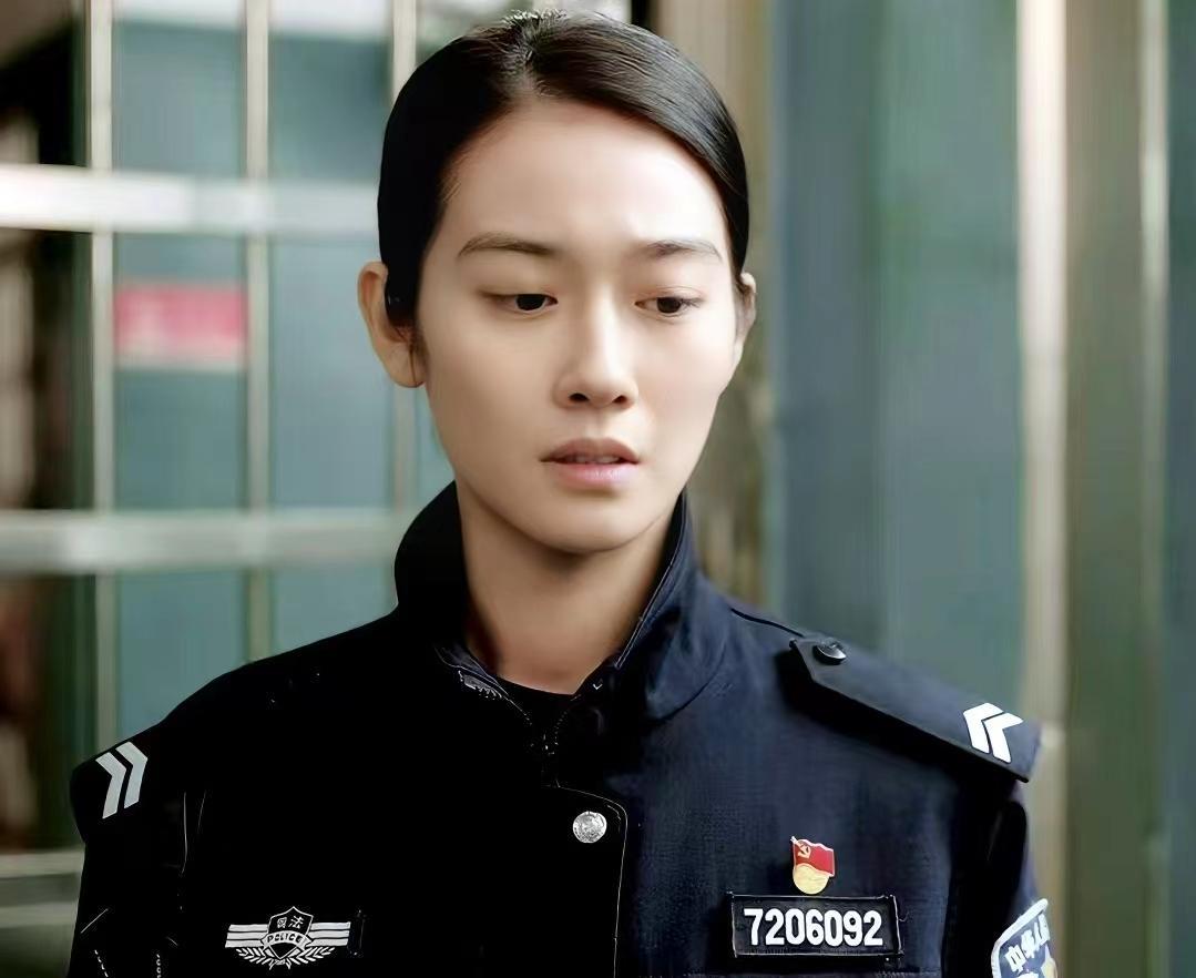 《真心英雄》第五单元《女子监狱》播出1集，有个问题没看懂，监狱警察见习期只需要三