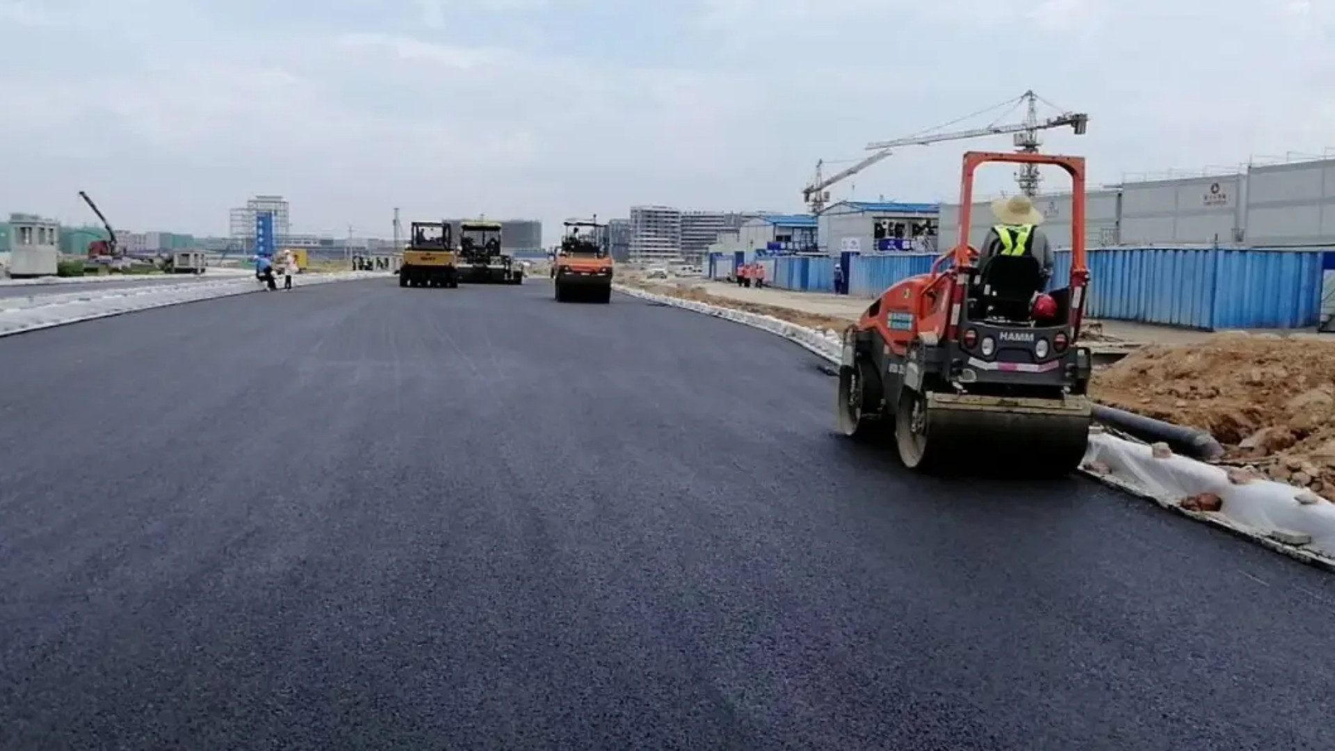 为什么我国的沥青路要年年翻修？