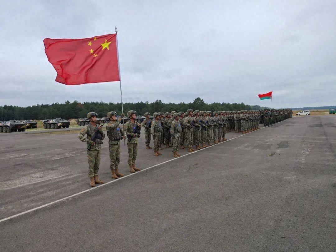 部队集结完毕，中白陆军联训正式开始！近日，中国和白俄罗斯陆军在白俄罗斯的布列斯特