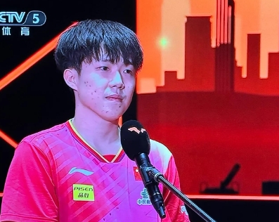 决赛结束获得冠军后，接受采访时，

王楚钦夺冠后的采访，让我这个资深吃瓜群众也忍