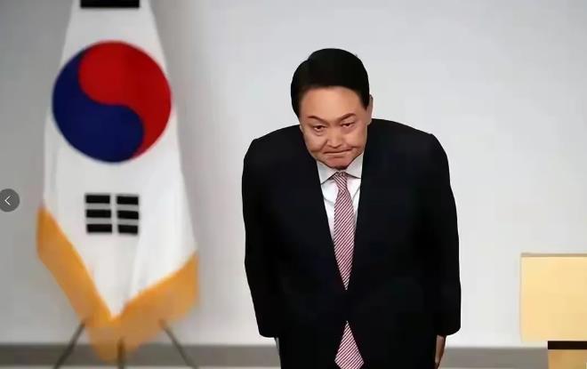 小样的，总统阁下，还治不了你了！
韩国就是不缺治服总统的办法，估计得有一千种。