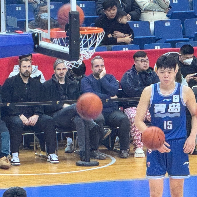 话说，NBA尼克斯队的球探开始关注杨瀚森了，还关注了崔永熙。
问题是，杨瀚森真的
