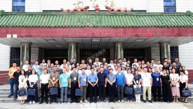 襄阳市诚信建设促进会举办换届大会，共建诚信襄阳